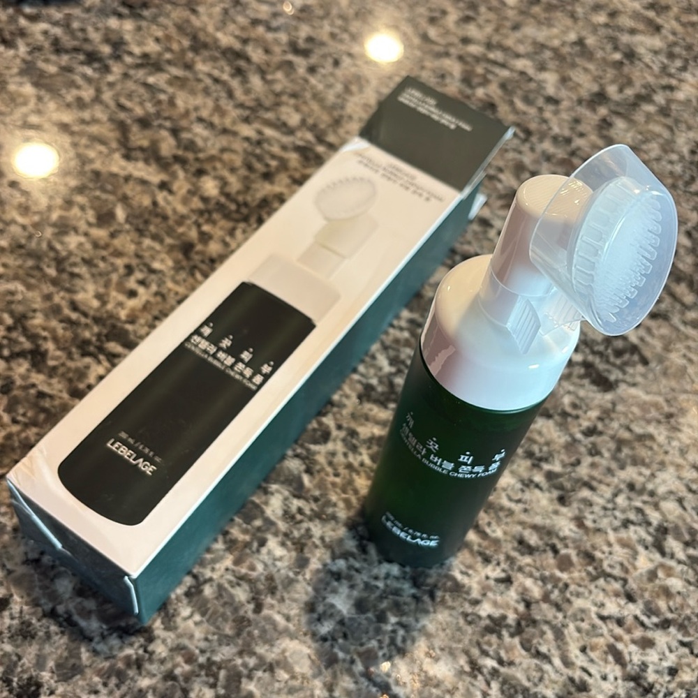 NWT LEBELAGE - Centella Bubble Chewy Cleansing Foam